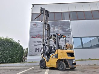 Four wheel front forklift Caterpillar GP25N - 10