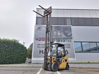 Four wheel front forklift Caterpillar GP25N - 6