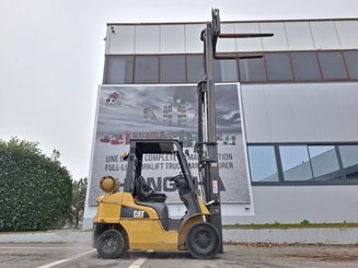 Four wheel front forklift Caterpillar GP25N - 9