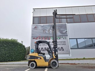 Four wheel front forklift Caterpillar GP25N - 9