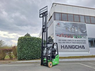Three wheel front forklift Hangcha XC3-18i (CPDS18-XCC2G-SI)