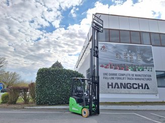 Three wheel front forklift Hangcha XC3-18i (CPDS18-XCC2G-SI)