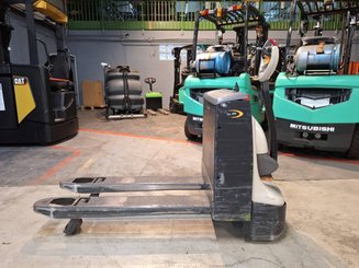 Pedestrian pallet truck Crown WP3010-1.6