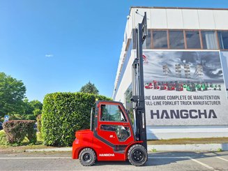 Four wheel front forklift Hangcha XF35D-2