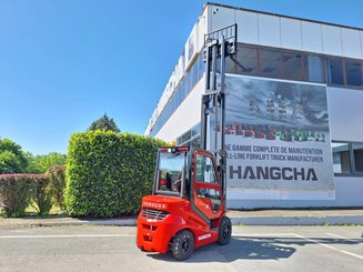Four wheel front forklift Hangcha XF25D-2
