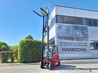 Four wheel front forklift Hangcha XF25D-2