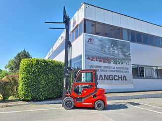 Four wheel front forklift Hangcha XF25D-2