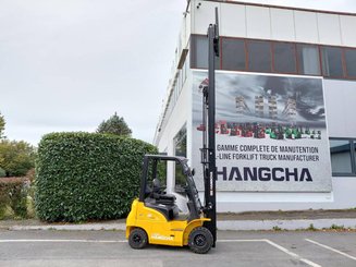 Four wheel front forklift Hangcha XE18i