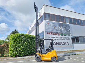 Four wheel front forklift Hangcha XE18i