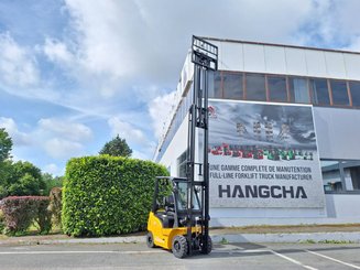 Four wheel front forklift Hangcha XE18i