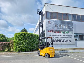 Four wheel front forklift Hangcha XE18i