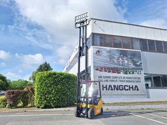 Four wheel front forklift Hangcha XE18i