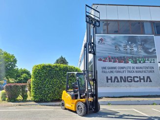 Four wheel front forklift Hangcha XE25i