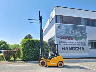 Four wheel front forklift Hangcha XE25i