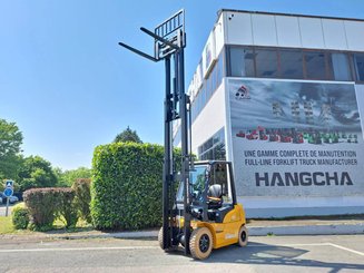 Four wheel front forklift Hangcha XE25i