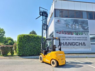 Four wheel front forklift Hangcha XE25i