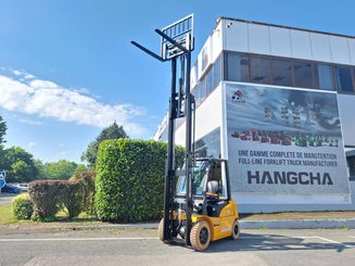 Four wheel front forklift Hangcha XE25i