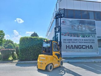 Four wheel front forklift Hangcha XE25i - 11
