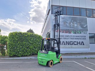Four wheel front forklift Hangcha AE25-I - 11