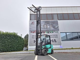 Four wheel front forklift Yale GLP35VX
