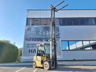 Four wheel front forklift Yale GDP25VX