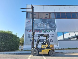 Four wheel front forklift Yale GDP25VX
