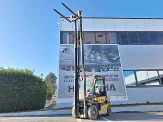 Four wheel front forklift Yale GDP25VX