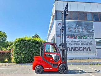 Four wheel front forklift Hangcha XF30D-2 (CPCD30-X2H7F1)
