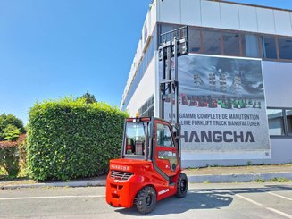 Four wheel front forklift Hangcha XF30D-2 (CPCD30-X2H7F1)