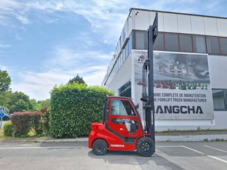 Four wheel front forklift Hangcha XF30D-2 (CPCD30-X2H7F1)