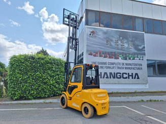 Four wheel front forklift Hangcha XE35i (CPD35-XEY2HA-SI)