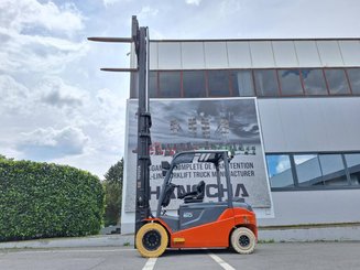 Four wheel front forklift Toyota 8FBMT50