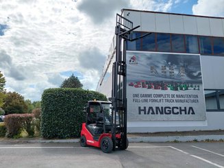 Four wheel front forklift Hangcha XF25D-2 (CPCD25-X2H7F1)