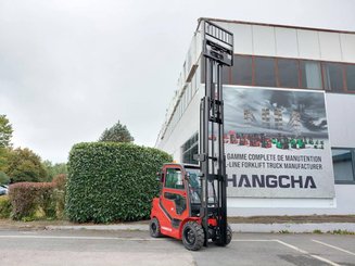 Four wheel front forklift Hangcha XF30D-2 (CPCD30-X2H7F1)