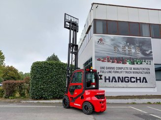 Four wheel front forklift Hangcha XF30D-2 (CPCD30-X2H7F1)