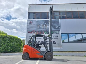 Four wheel front forklift Fenwick H30 T - 02 - 9