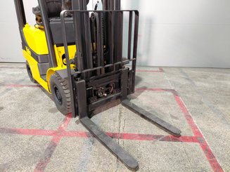 Four wheel front forklift Yale gdp16vx