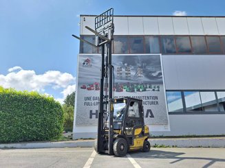 Four wheel front forklift Yale GDP25VX - 6