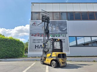 Four wheel front forklift Yale GDP25VX - 10