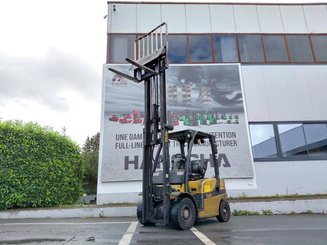 Four wheel front forklift Yale GDP20VX