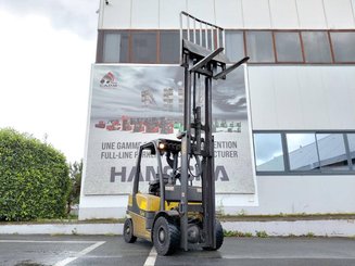 Four wheel front forklift Yale GDP20VX