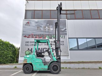 Four wheel front forklift Mitsubishi FG30N - 6