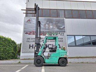 Four wheel front forklift Mitsubishi FG30N - 5