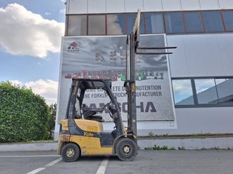 Four wheel front forklift Yale gdp16vx