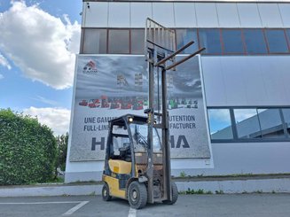 Four wheel front forklift Yale gdp16vx
