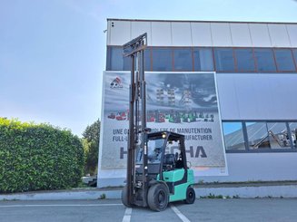 Four wheel front forklift Yale GLP30VX