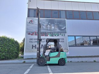 Four wheel front forklift Yale GLP30VX