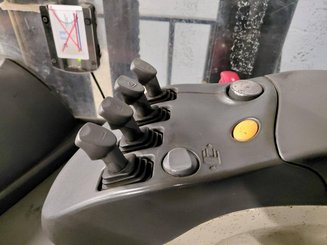 Reach truck Crown ESR 5260