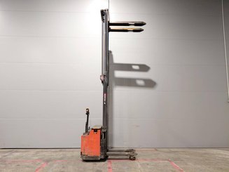 Pedestrian pallet stacker STILL EGV14