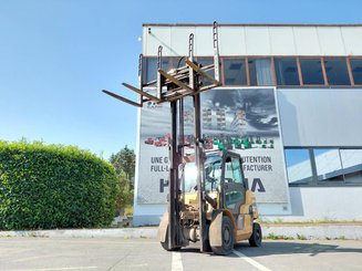 Four wheel front forklift Caterpillar DP40N - 6